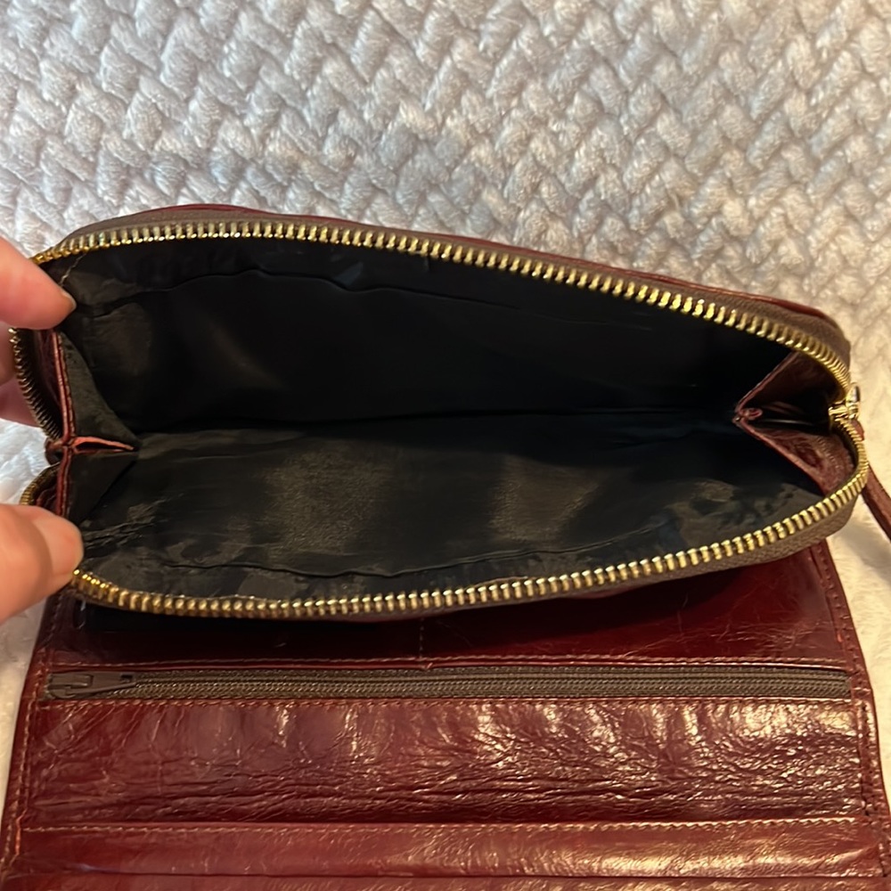 Trifold leather wristlet - Picture 4 of 4